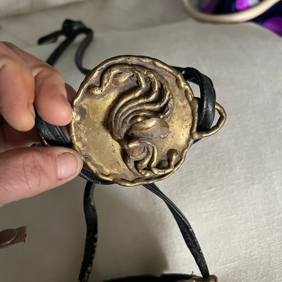 Vintage ALL METAL WITH QUARTZ CRYSTAL DETAIL ON TOP - Picture 4 of 6